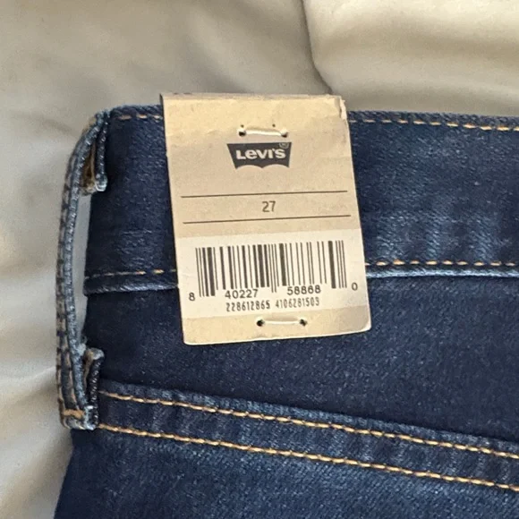 Levi's Women's Dark Blue Jeans - Picture 5 of 8